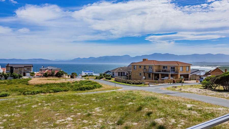 4 Bedroom Property for Sale in De Kelders Western Cape